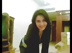 বড় সুন্দরী মহিলা, প ...