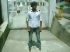 সুন্দরী সানি লিওন চু ...