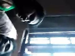 বাস্তবতা বাড়ীতে লোক ...