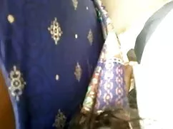 বড় সুন্দরী মহিলা চু ...