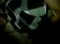 দ্বৈত ছোট মেয়েদের চ ...