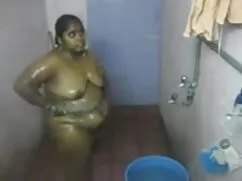 দুর্দশা, সুন্দরী বাল ...